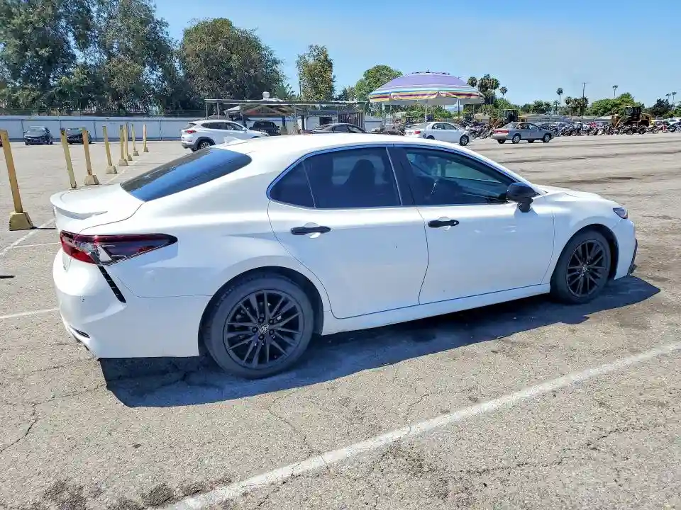 4T1G11AK2MU514685 2021 TOYOTA CAMRY-2