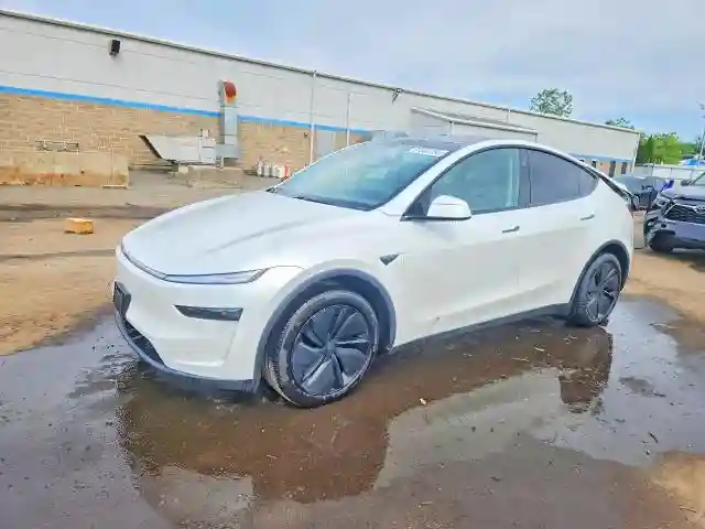7SAYGDEE2TA387084 2026 TESLA MODEL Y-0