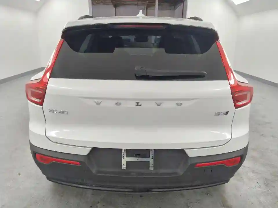 YV4L12UK2R2211653 2024 VOLVO XC40 CORE-5