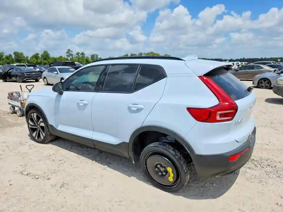 YV4L12UC5S2537901 2025 VOLVO XC40 PLUS-1