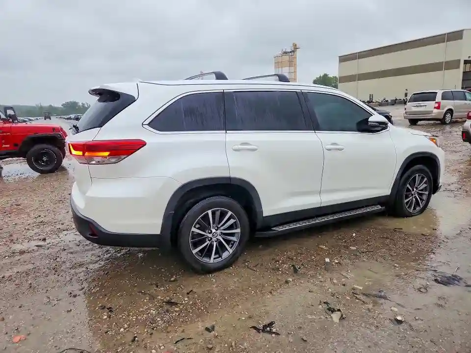 5TDKZRFH5KS572455 2019 TOYOTA HIGHLANDER-2