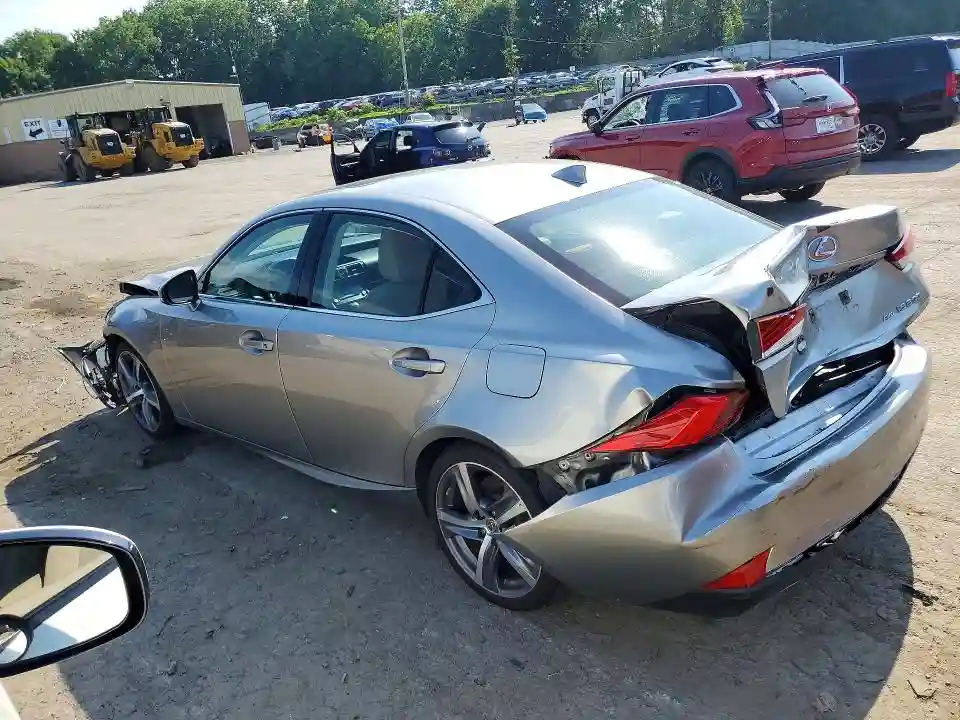 JTHC81D28J5028042 2018 LEXUS IS-1