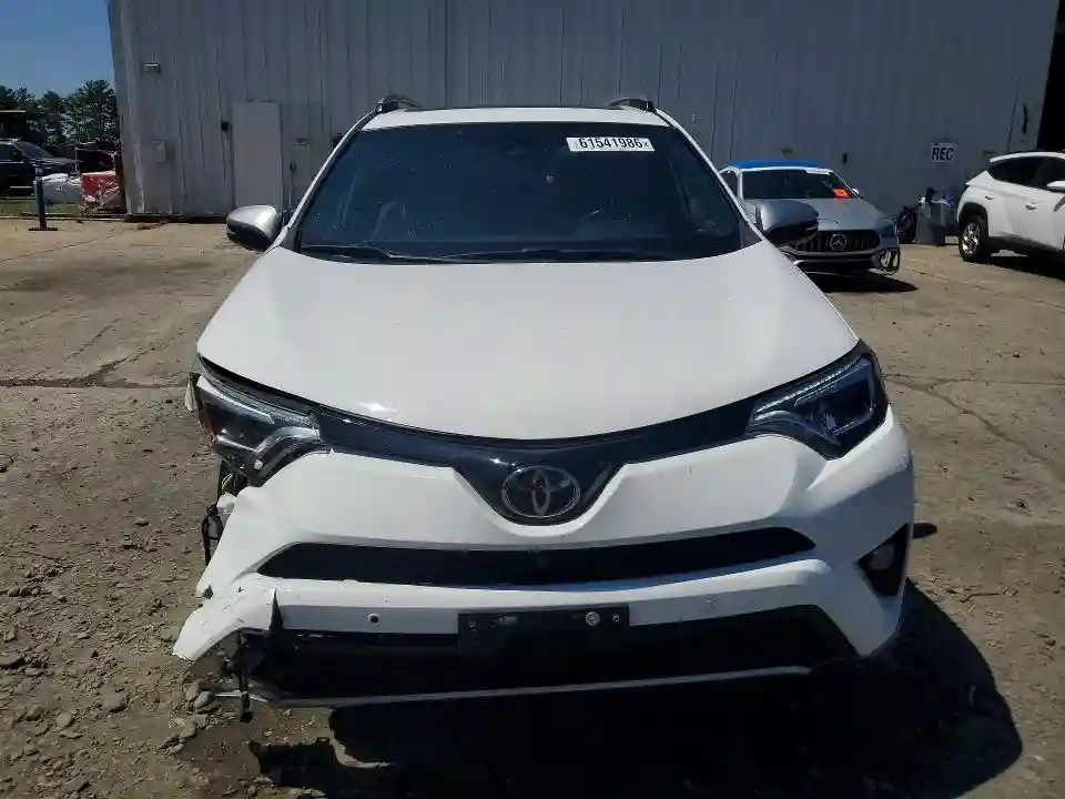 2T3JFREV8JW856221 2018 TOYOTA RAV4-4