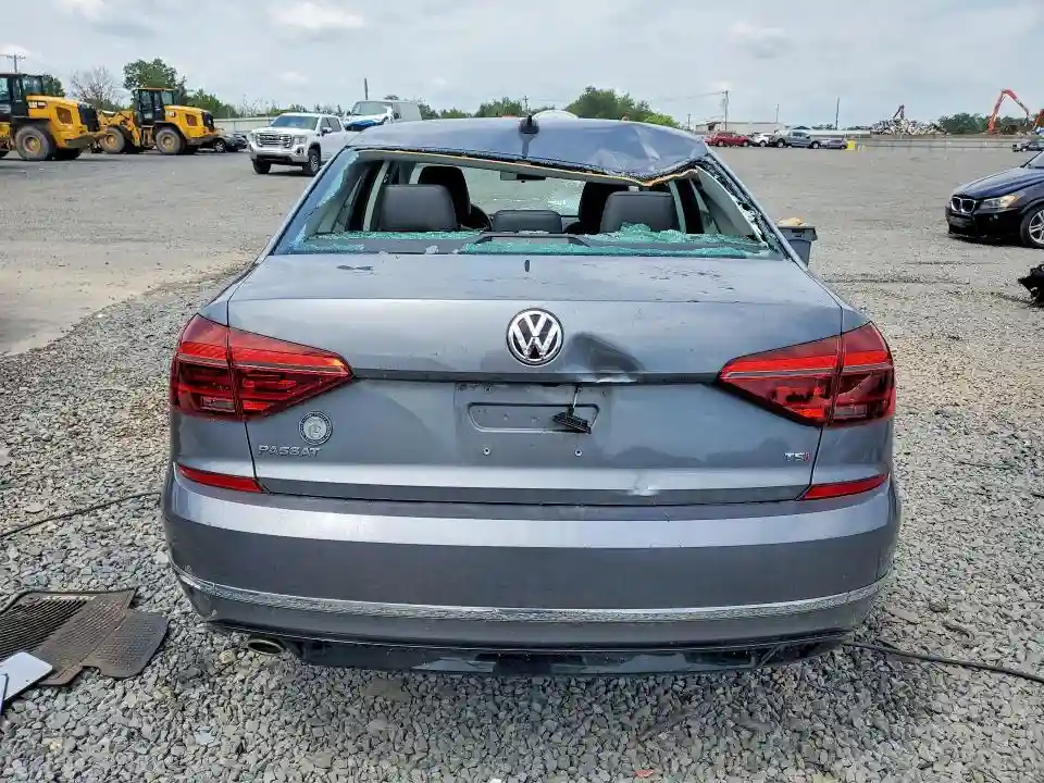 1VWAA7A38JC009917 2018 VOLKSWAGEN PASSAT-5