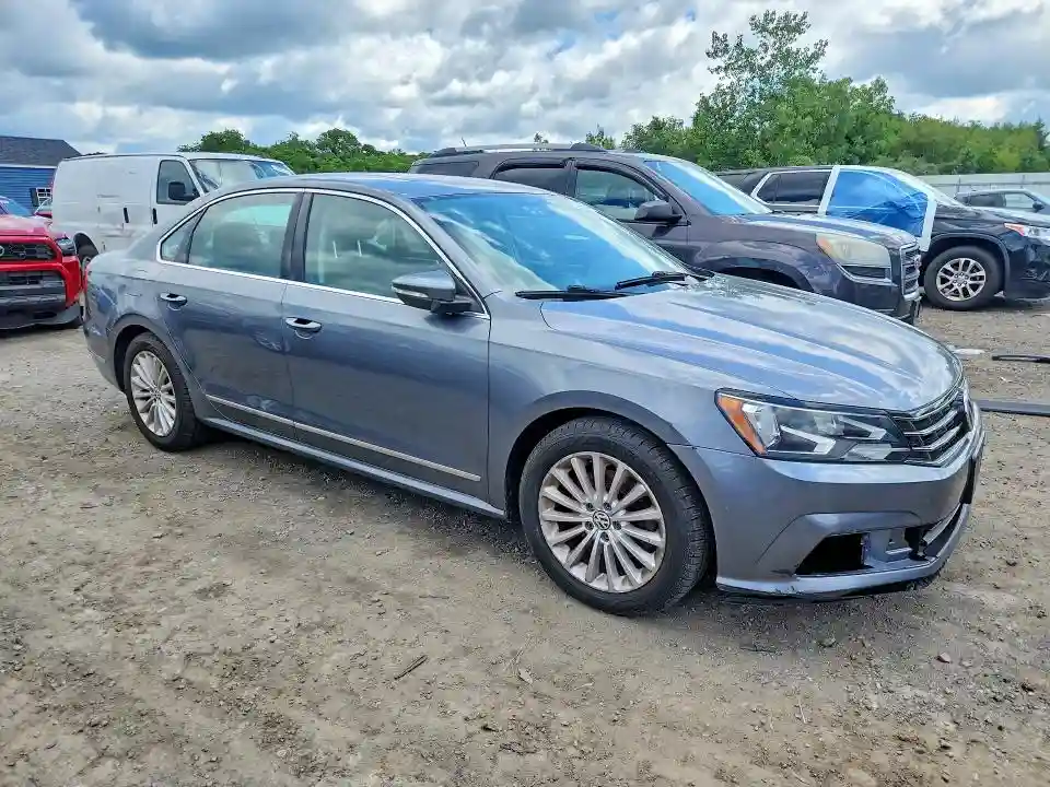 1VWBT7A37GC014128 2016 VOLKSWAGEN PASSAT-3