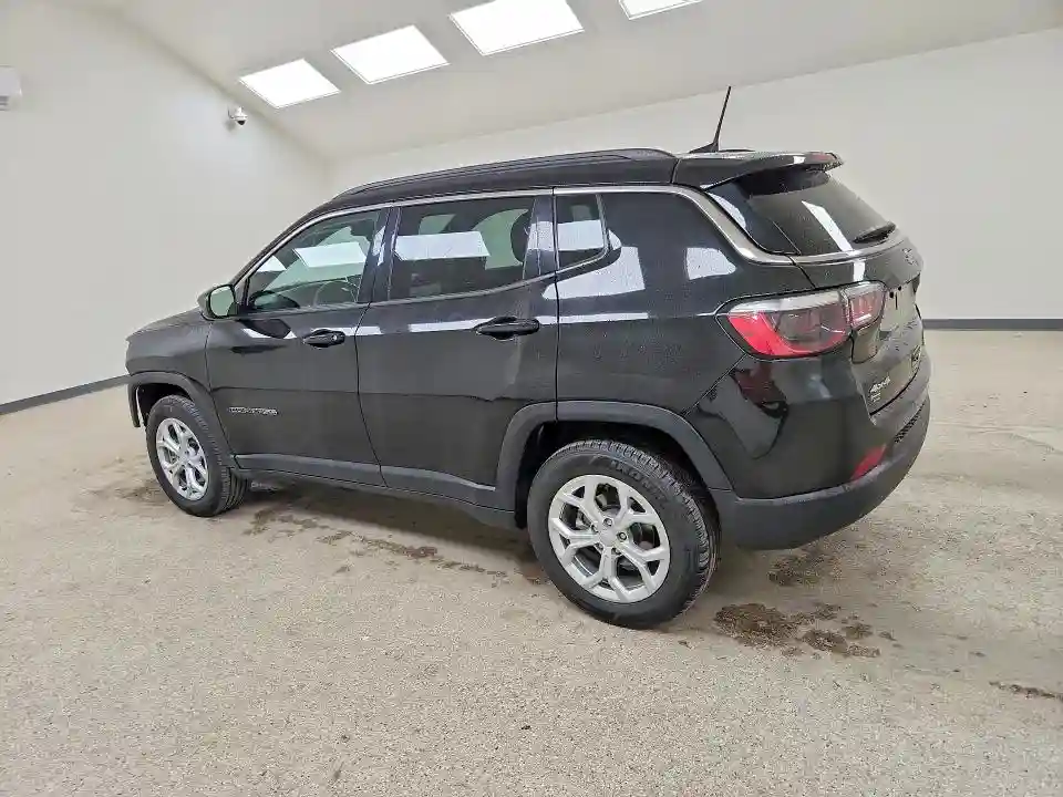 3C4NJDBN7RT110756 2024 JEEP COMPASS-1