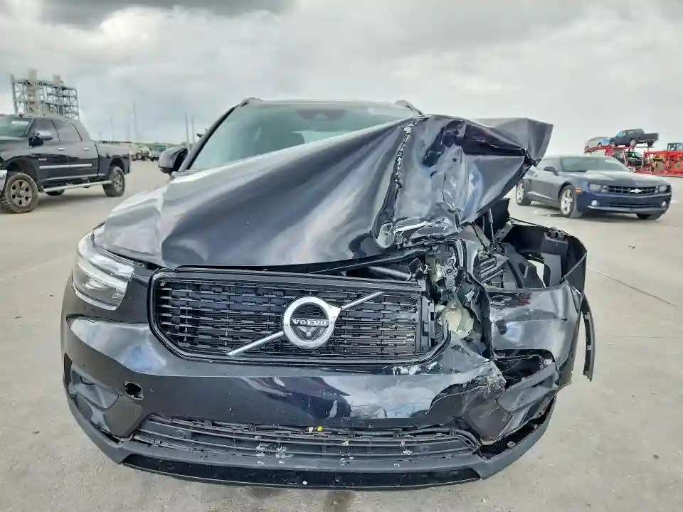 YV4162UM7L2217160 2020 VOLVO XC40-4