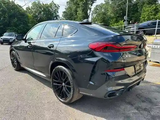 5UXCY6C05N9L63884 2022 BMW X6-1