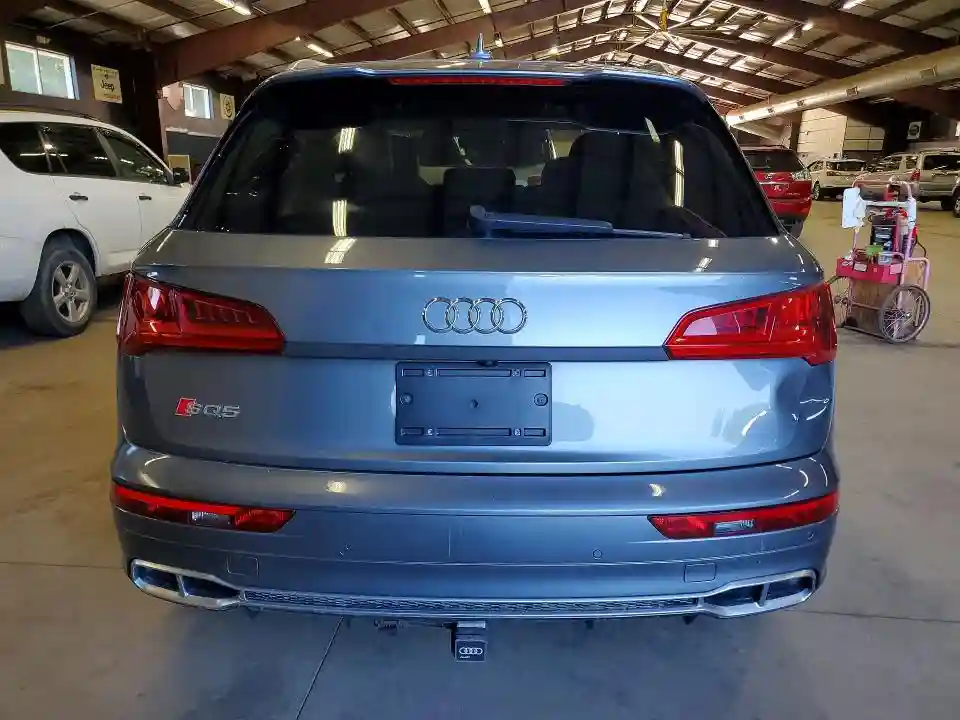 WA1A4AFY6J2048288 2018 AUDI SQ5-5
