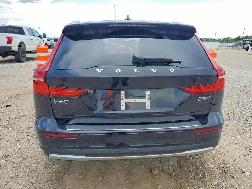 YV4L12WK9T2171785 2026 VOLVO V60-5