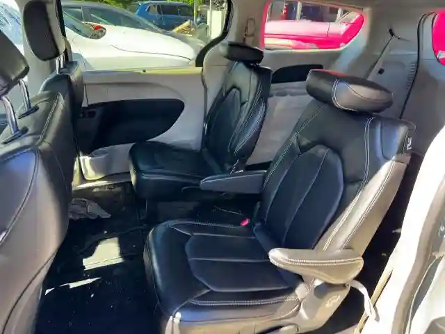 2C4RC1BG9RR125838 2024 CHRYSLER PACIFICA-5