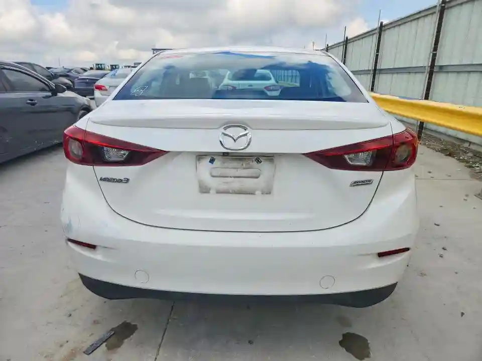 3MZBN1V32JM209609 2018 MAZDA 3-5