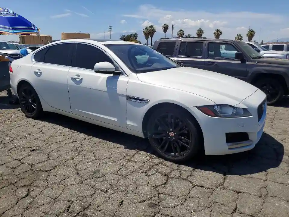 SAJBK4BV6HCY28598 2017 JAGUAR XF-3
