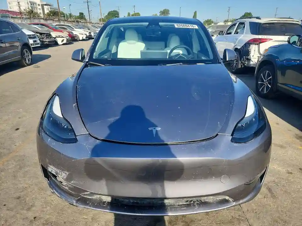 7SAYGDEE7SF240633 2025 TESLA MODEL Y-4