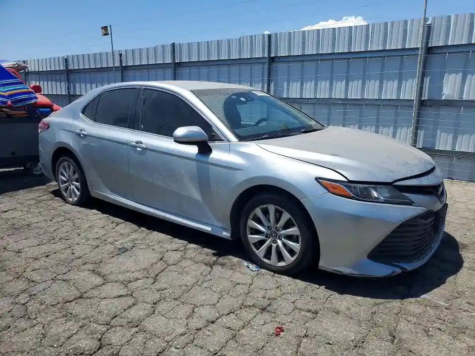 4T1B11HK8JU150445 2018 TOYOTA CAMRY-3