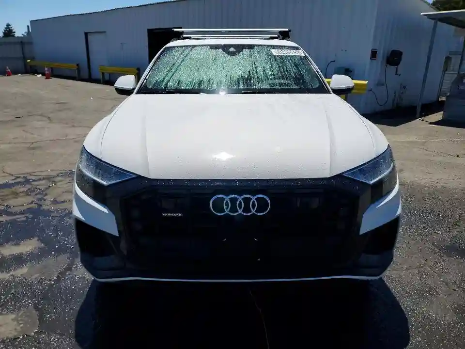 WA1FVAF11KD022094 2019 AUDI Q8-4