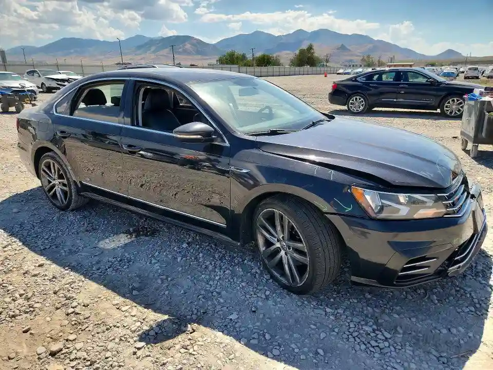 1VWDT7A36HC032338 2017 VOLKSWAGEN PASSAT-3