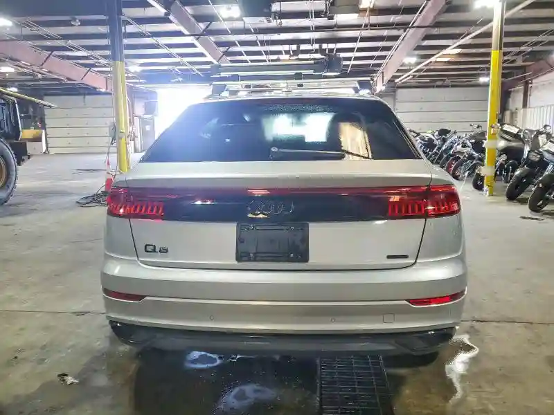 WA1AVAF11KD017312 2019 AUDI Q8-5