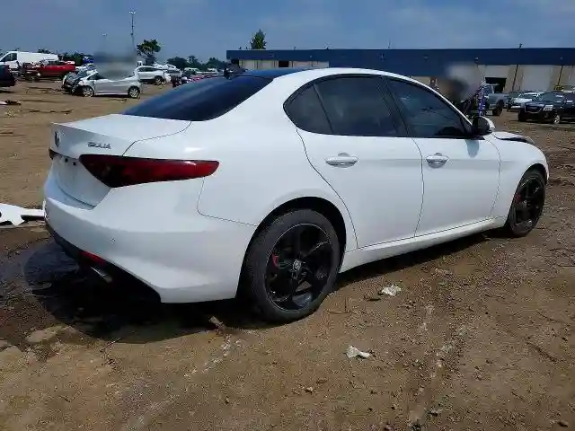 ZARFAEDN4J7597226 2018 ALFA ROMEO GIULIA-2
