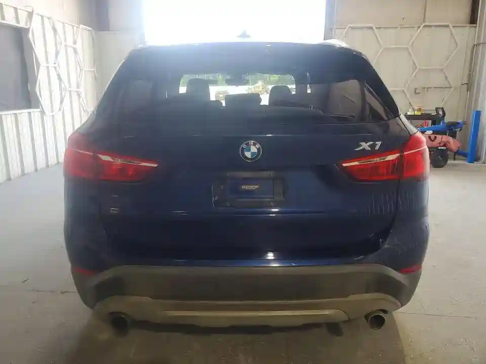 WBXHT3C38J5K23024 2018 BMW X1-5