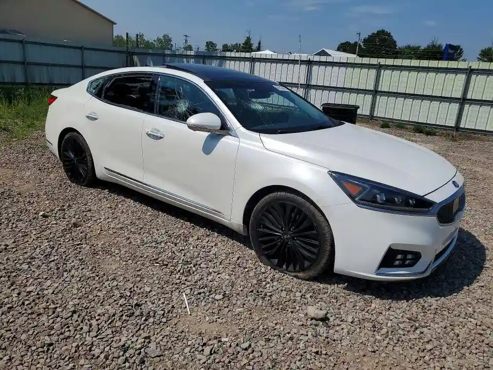 KNALC4J1XH5070071 2017 KIA CADENZA-3