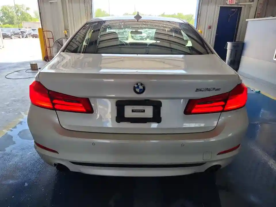 WBAJA9C59JB249025 2018 BMW 5 SERIES-5