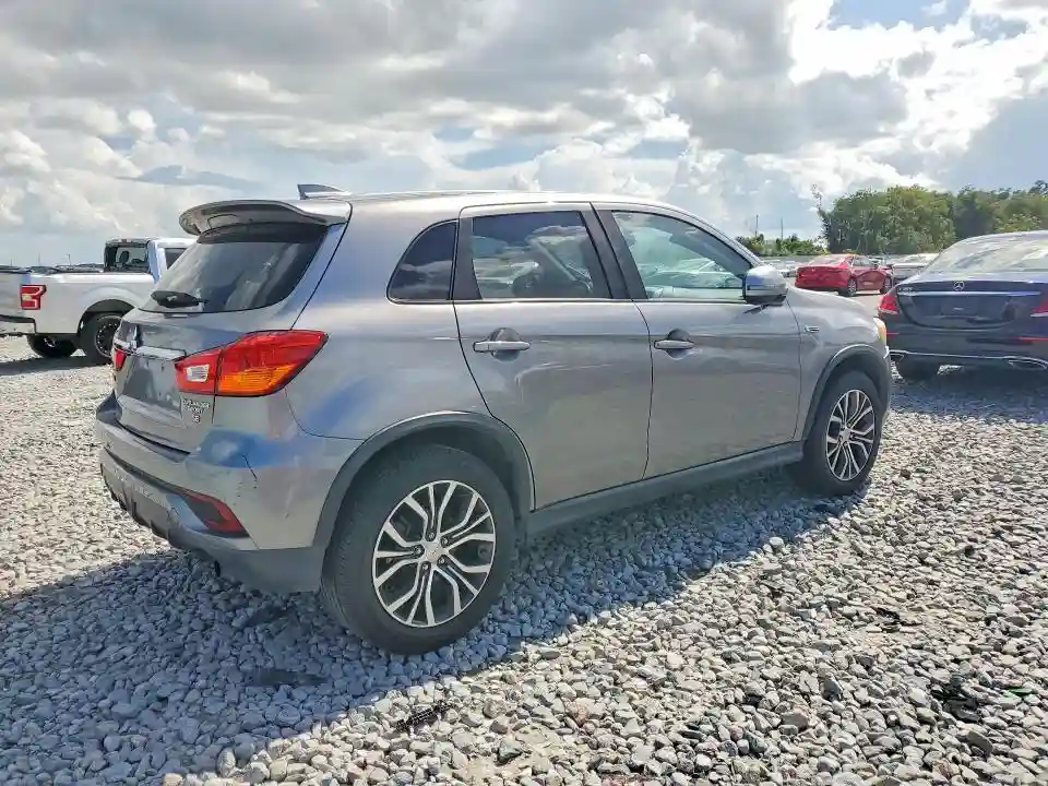JA4AR3AW2JU018423 2018 MITSUBISHI OUTLANDER-2