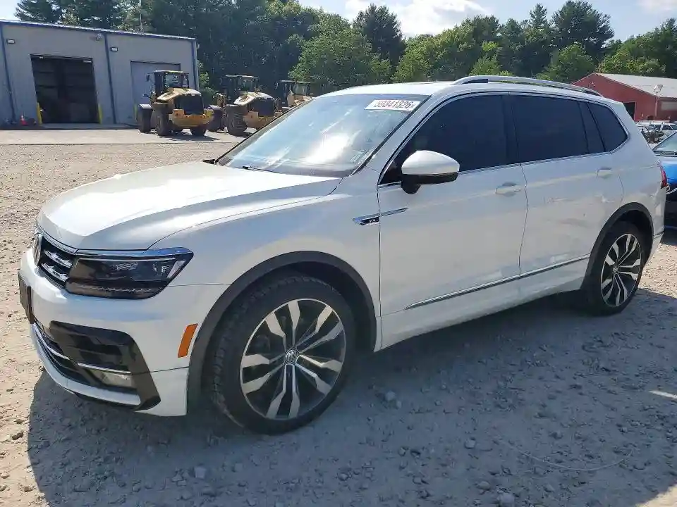 3VV4B7AX3JM144755 2018 VOLKSWAGEN TIGUAN-0