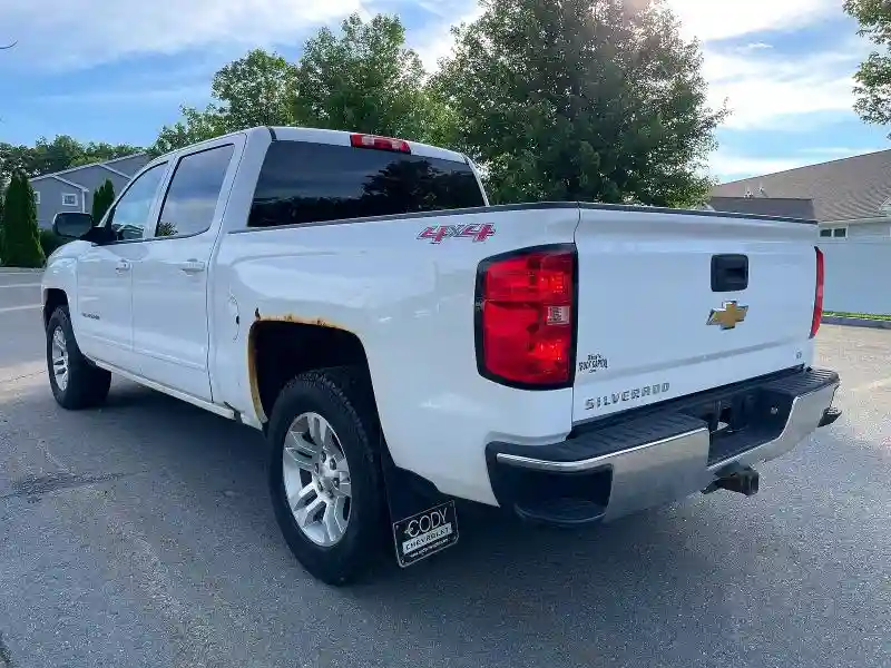 3GCUKREC8HG163585 2017 CHEVROLET SILVERADO-2