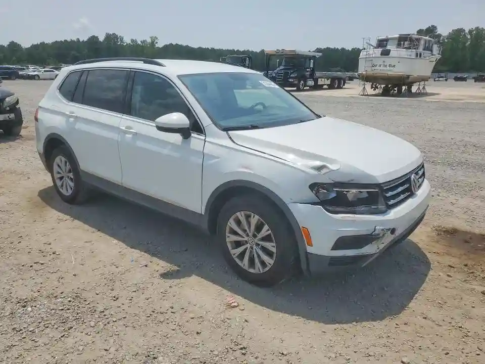 3VV3B7AX7JM073958 2018 VOLKSWAGEN TIGUAN-3