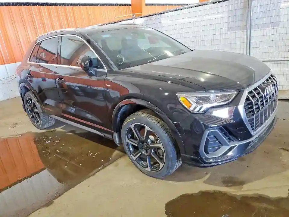 WA1EECF31P1129163 2023 AUDI Q3-3