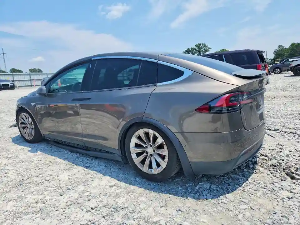 5YJXCAE47GFS00618 2016 TESLA MODEL X-1