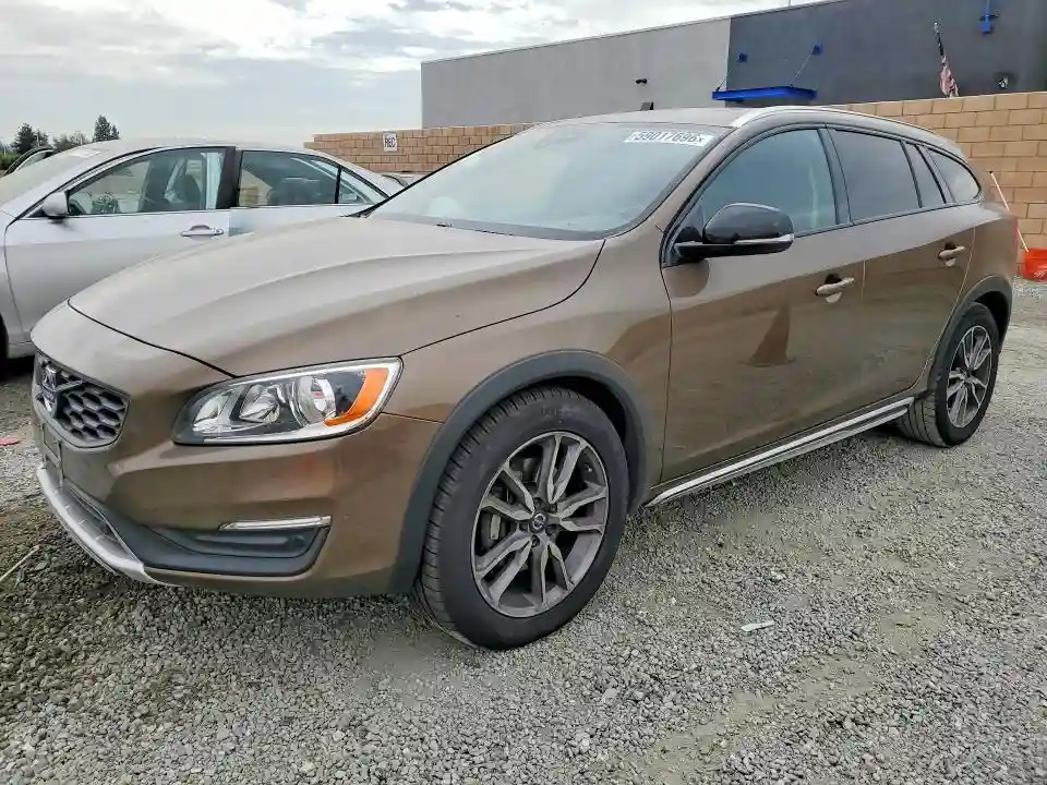 YV440MWK9J2058483 2018 VOLVO V60-0