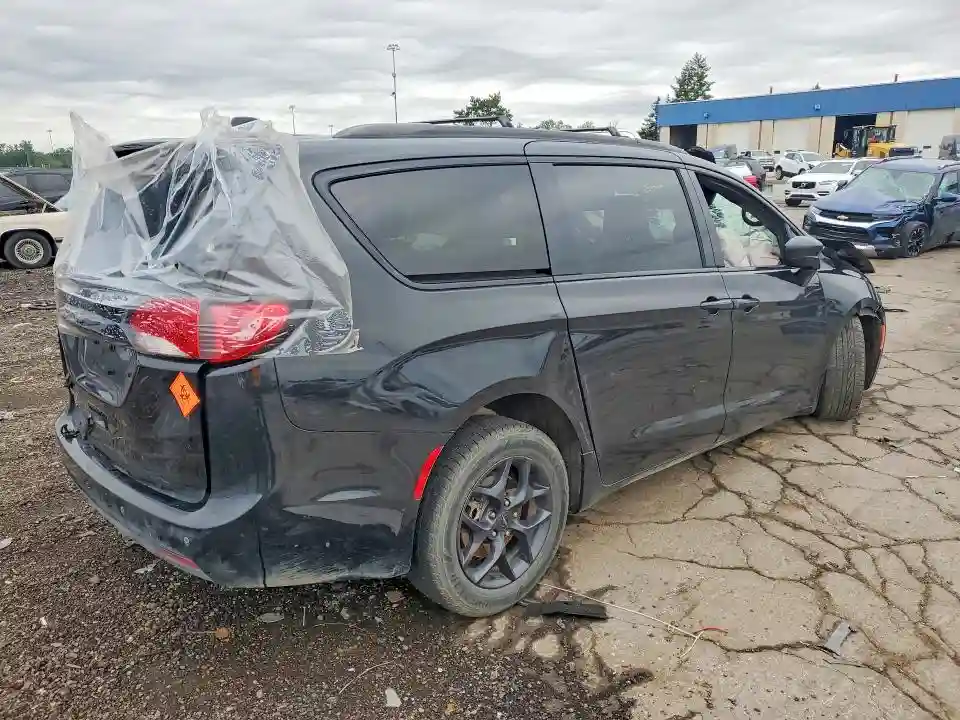 2C4RC1EG5JR291788 2018 CHRYSLER PACIFICA-2