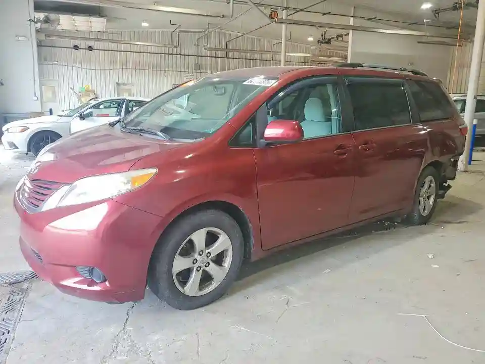5TDKZ3DC7HS776722 2017 TOYOTA SIENNA-0