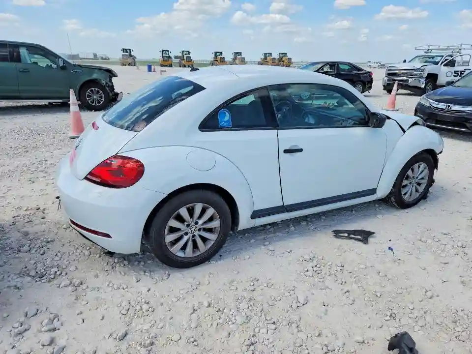 3VWF17AT1HM618894 2017 VOLKSWAGEN BEETLE-2