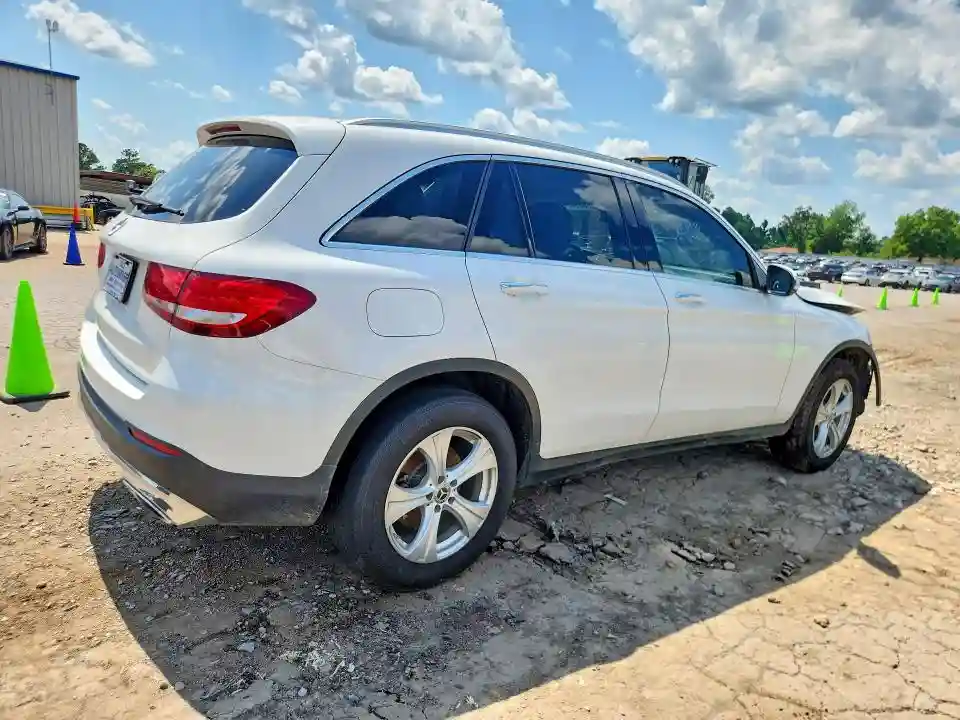 WDC0G4JB5JV057151 2018 MERCEDES-BENZ GLC-CLASS-2