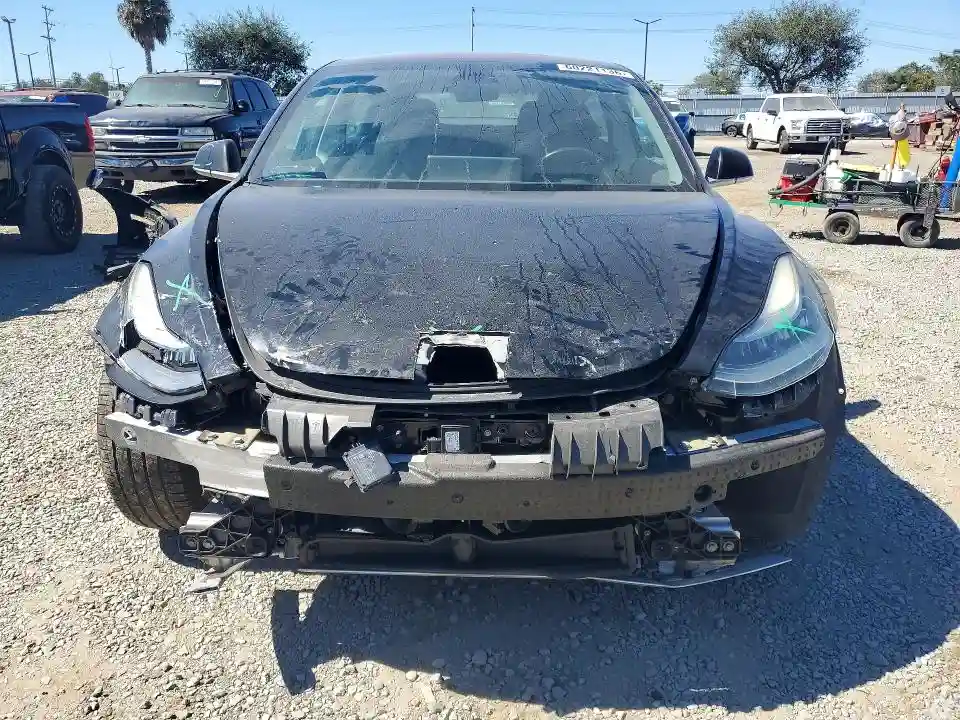 5YJ3E1EA5JF165681 2018 TESLA MODEL 3-4