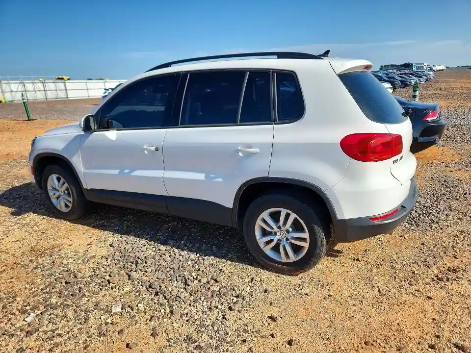 WVGBV7AX5HK006452 2017 VOLKSWAGEN TIGUAN-1