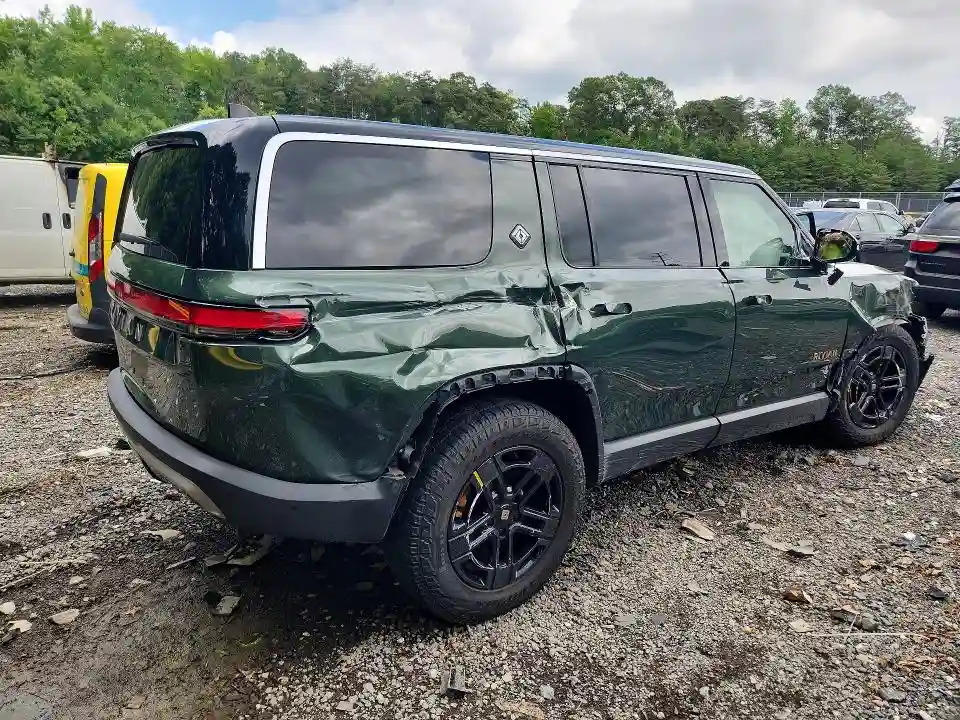 7PDSGABA4PN017440 2023 RIVIAN RIS-2
