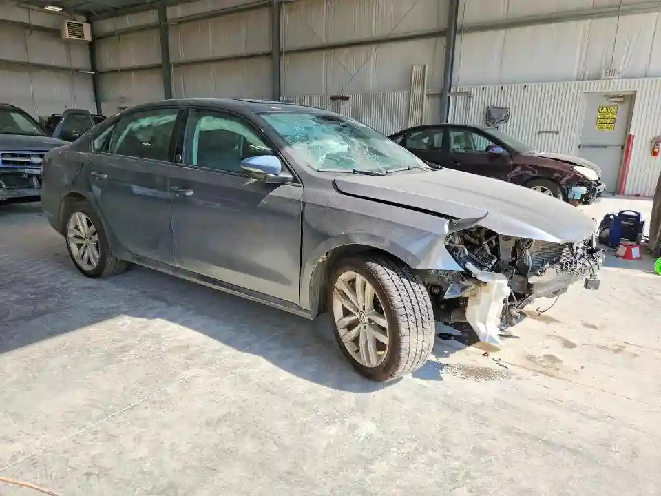 1VWLA7A32KC009373 2019 VOLKSWAGEN PASSAT-3