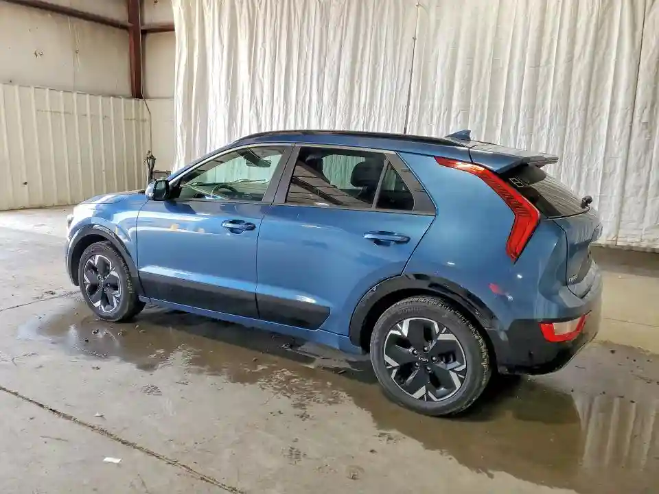 KNDCR3L14P5046002 2023 KIA NIRO-1