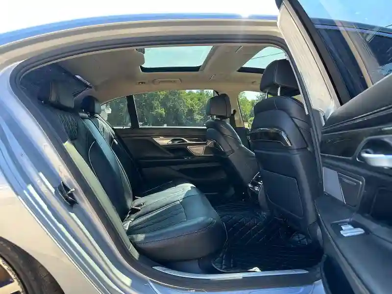 WBA7F2C52GG418042 2016 BMW 7 SERIES-5