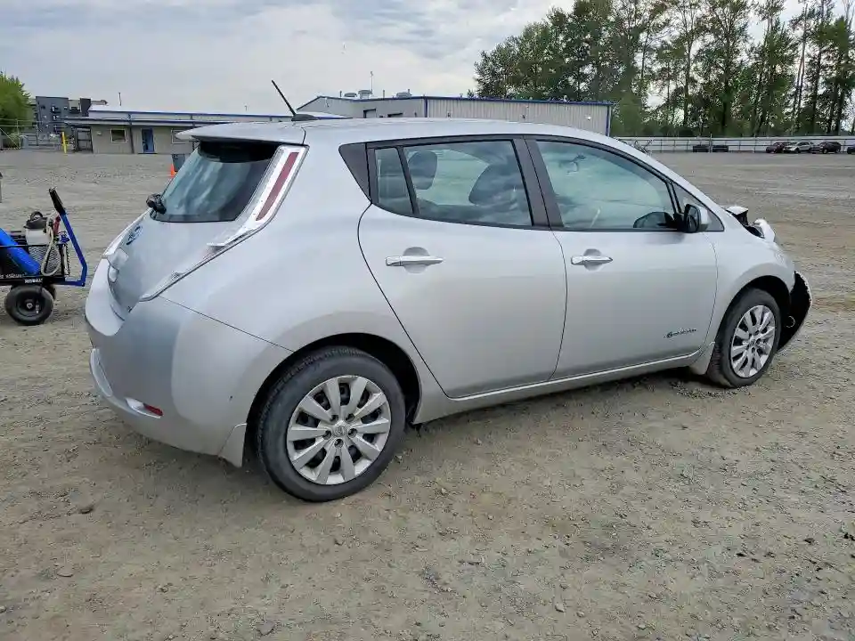 1N4AZ0CP0FC307118 2015 NISSAN LEAF-2