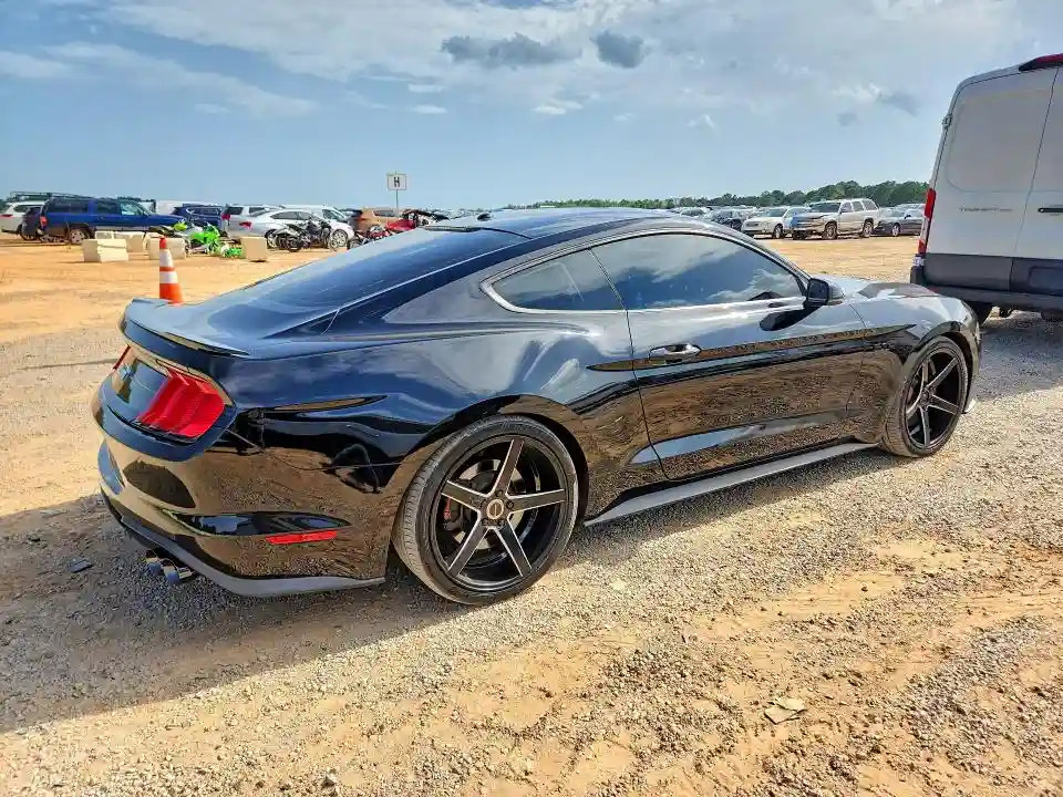 1FA6P8CF3J5137609 2018 FORD MUSTANG-2