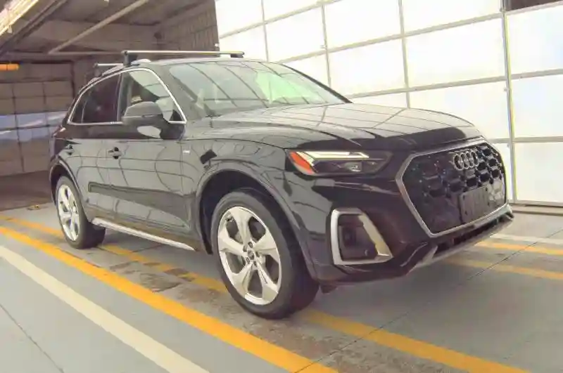 WA1EAAFY1N2063796 2022 AUDI Q5-1