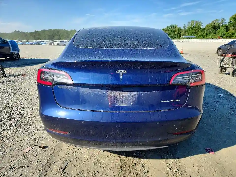 5YJ3E1EB1JF133867 2018 TESLA MODEL 3-5