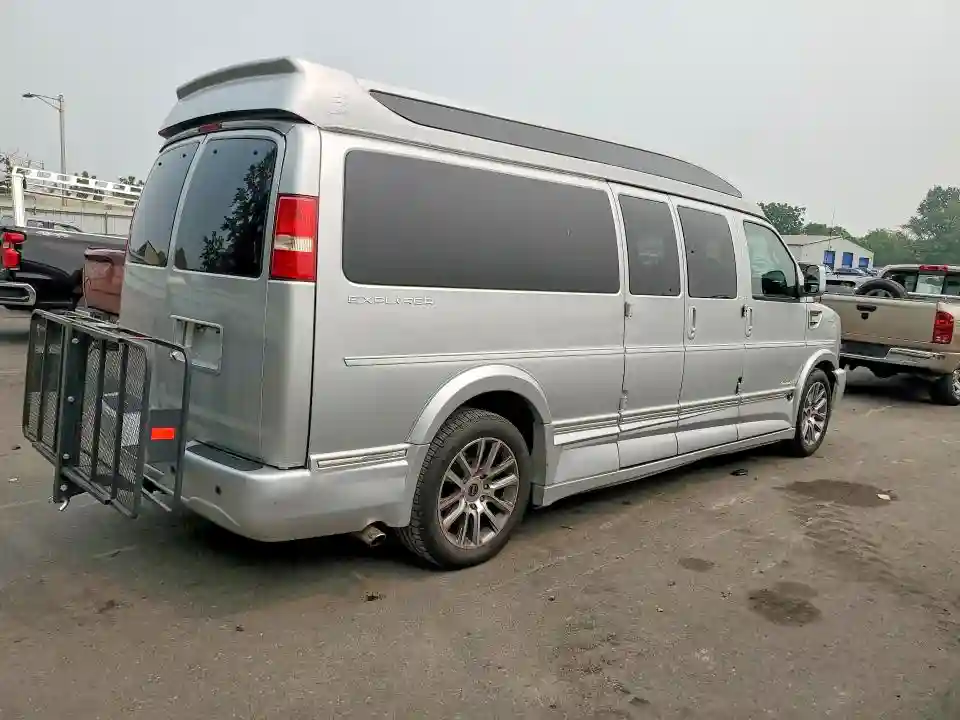 1GCWGBFGXJ1162655 2018 CHEVROLET EXPRESS-2