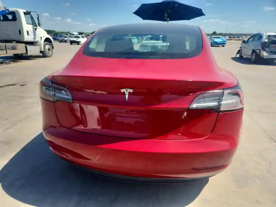 5YJ3E1EA4JF102961 2018 TESLA MODEL 3-5