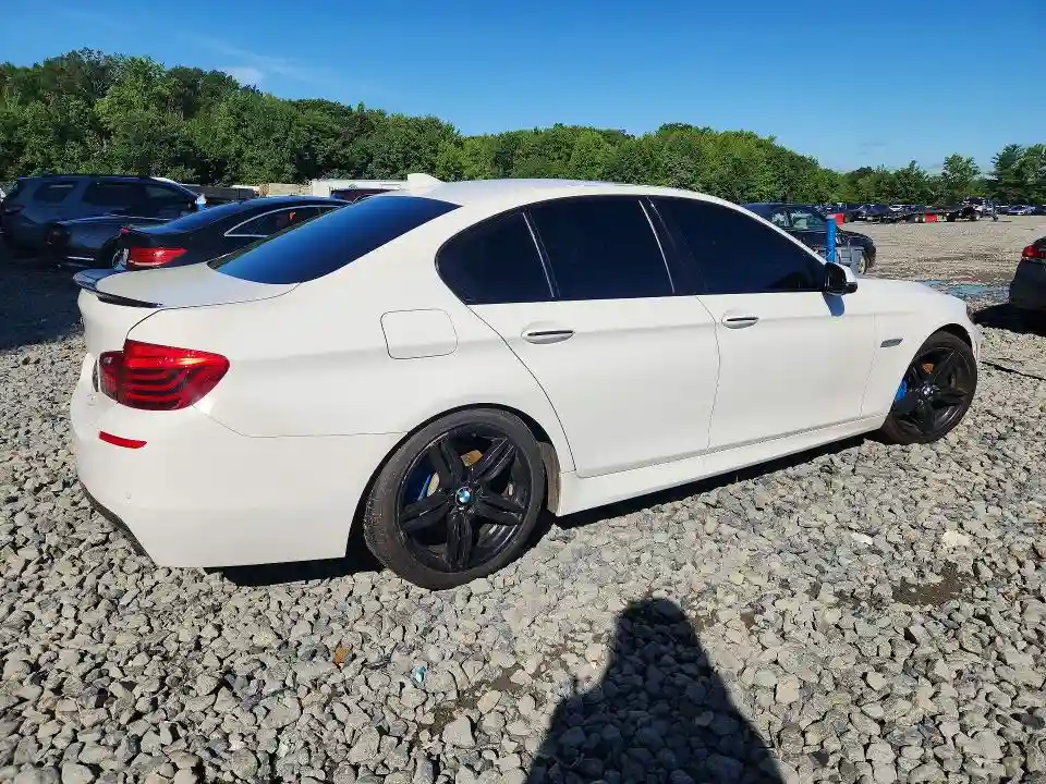 WBA5B3C55GG255539 2016 BMW 5 SERIES-2